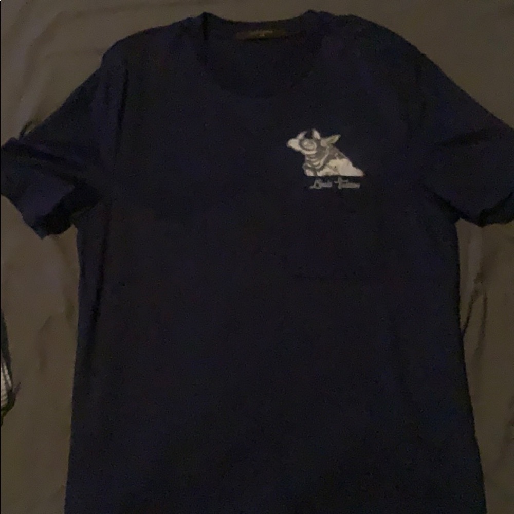 Louis Vuitton, size medium. Men’s